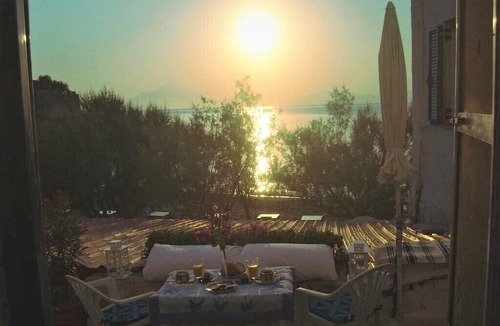 Ikaria Apartment | Alkistis Cozy By The Beach Apt in Ikaria Island, Therma Ground Floor