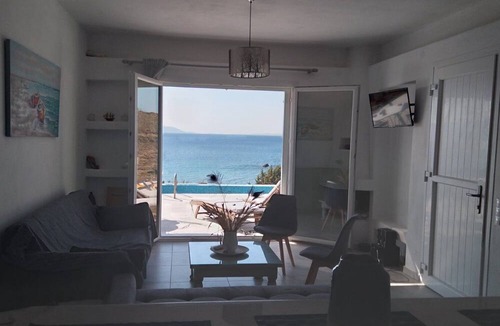 Piso Livadi Villa | Glymar
