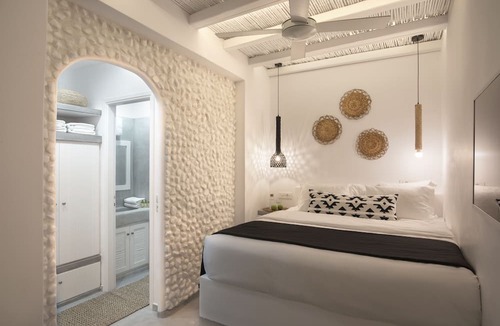 Apollonia House | Perla Suites - Delmar Collection