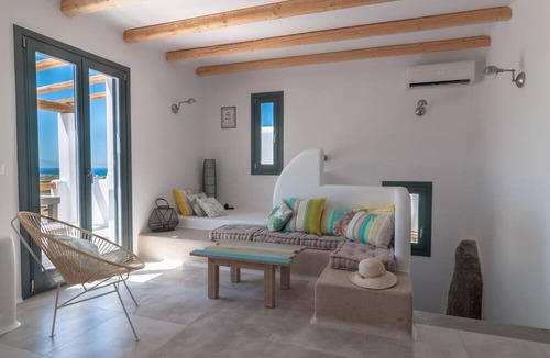 Mikri Vigla Villa | VILLA SEAROCKS NAXOS Mikri Vigla 8 people