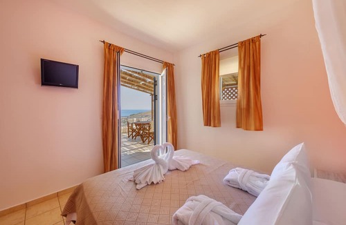 Azolimnos House | Sunrise Beach Suites