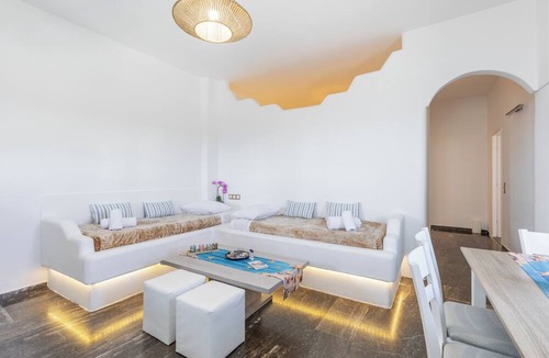 Ano Mera House | Mykonian Breeze