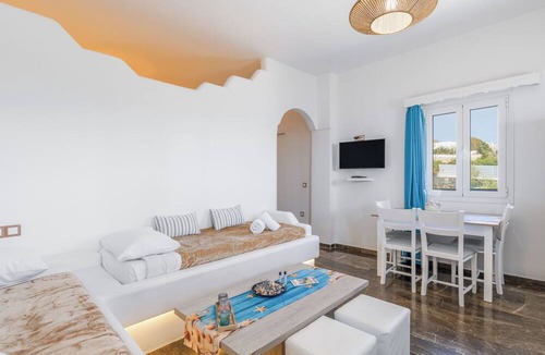 Ano Mera House | Mykonian Breeze