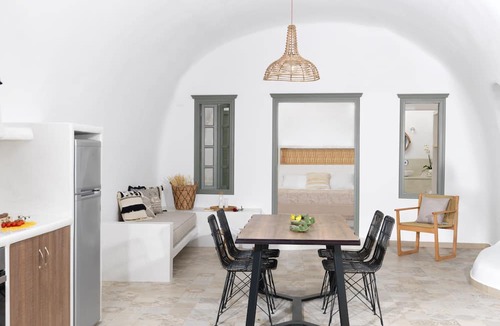 Messaria Hotel | Drops Cave Houses