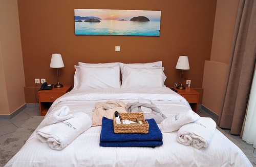 Platana Apartment | Hotel Pelagos Studios