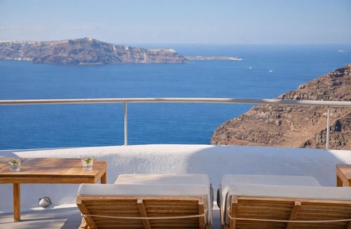 Fira Hotel | Ikastikies Suites