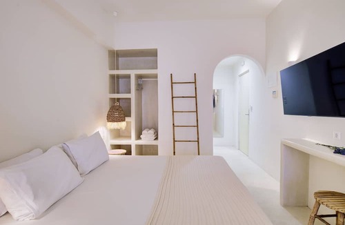 Parikia Hotel | Kokoon