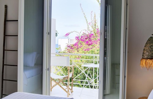 Parikia Hotel | Kokoon