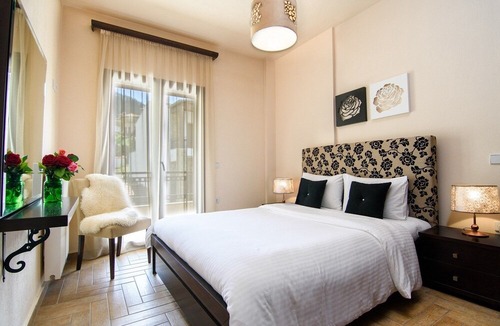 Elati Hotel | Arktos Suites