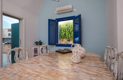 Kamari Villa | Santorini Mystique Garden