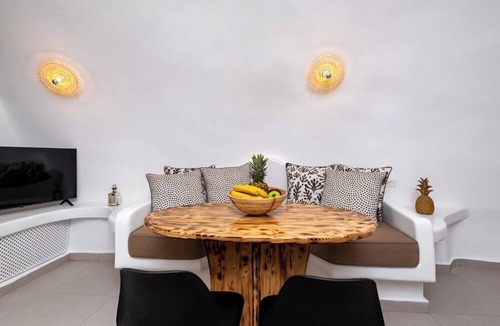Fira Hotel | Irene City Villas