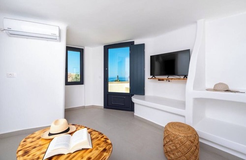 Fira Hotel | Irene City Villas