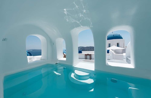 Oia Hotel | Oia Spirit Studios by Mary D Nomikou