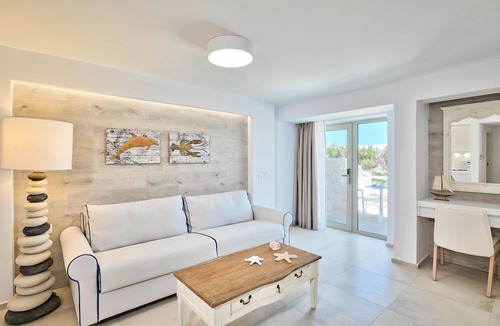 Kos Town Hotel | White Pearls Luxury Suites - Adults Only