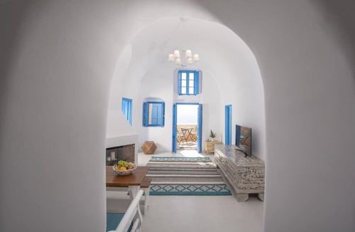 Oia House | Anemi House & Villas