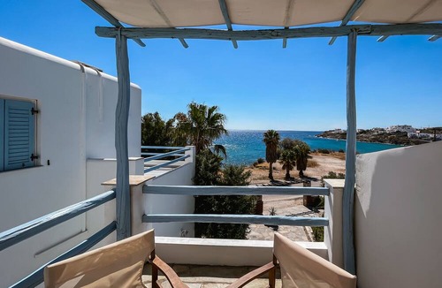 Megas Gialos House | Agnadi Syros Beachfront Studios & Rooms