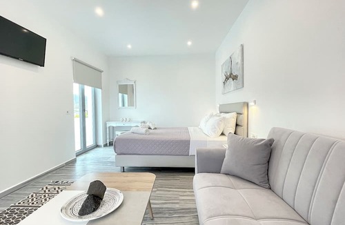 Monolithos Hotel | DL Santorini
