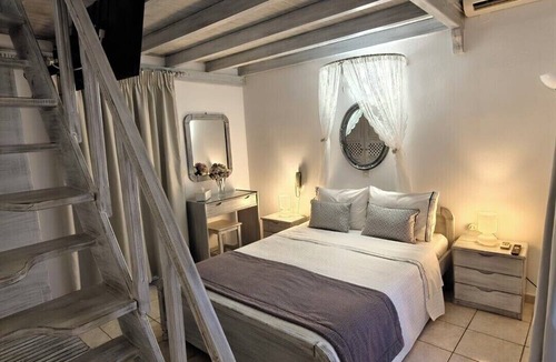 Finikia Hotel | Kiklamino Sunset Suites