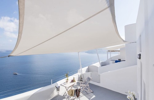 Oia Hotel | Ambition Suites