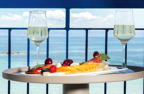 Aegina Town Hotel | Avra Hotel