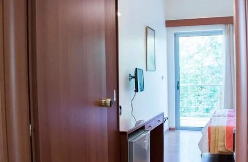 Loutra Ypatis Hostel | HOTEL ENA