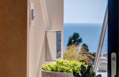Megas Gialos Hotel | Pnoe Villas Syros