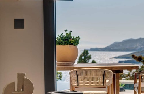 Megas Gialos Hotel | Pnoe Villas Syros