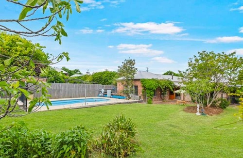 Bathurst Apartment | Cozy renovated studio/study in Grand home. Garden & pool access - 2 mins to CBD.