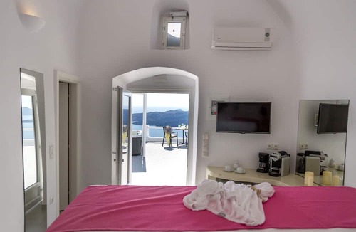Fira House | Asma Suites