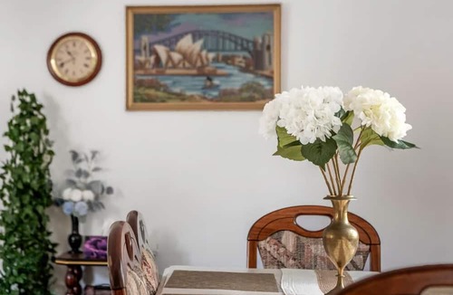 Narrabundah House | Tranquil 3 Bedroom Retreat