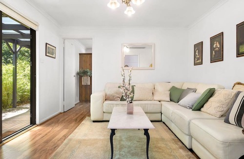 Narrabundah House | Tranquil 3 Bedroom Retreat