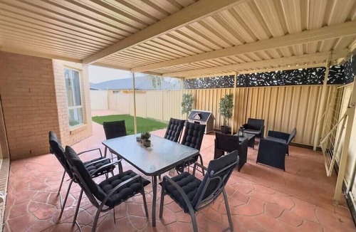 Prestons House | KozyGuru | Prestons Dream Holiday House + Parking