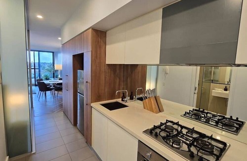 South Yarra Apartment | Gorgeous 1 bed Exec South Yarra with workspace