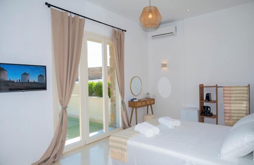 Ano Mera House | Adyton Luxury Suites & Pools Mykonos