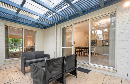 Newington House | MetaWise Newington Chic and 3Bed House Sleep 6