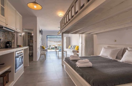 Apollonia House | FANI DREAM SUITE By Vilos Suites