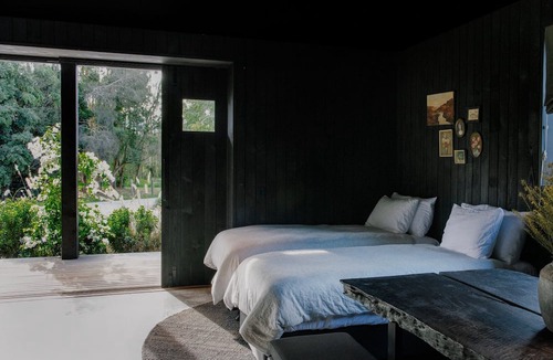 Newrybar House | The Estate, Yamba (IBO) - SECLUDED LUXURY ESTATE NEAR YAMBA FEATURING A PRIVATE TWO HOLE GOLF COURSE AND PRACTISE GREEN, SWIMMING POOL, SPA AND SAUNA