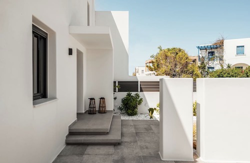 Plaka Villa | C & G Villas