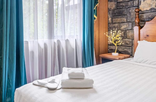 Emerald Apartment | Little Acorn