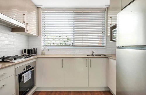 Dee Why Apartment | Seaside Escape /Private Balcony & BBQ