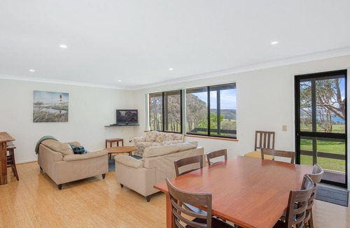 Barragga Bay Apartment | Cuttagee Beach Cottages Unit 1