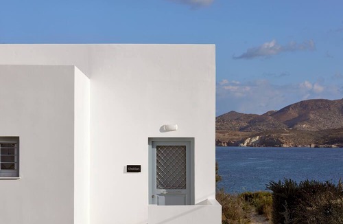 Apollonia Hotel | Manesis Suites