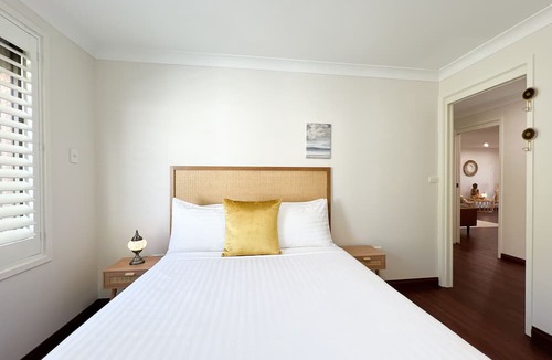 Central Coast House | The Swan Lakehouse, on Budgewoi Lake