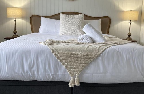Blayney House | The Albion - Light & Cosy