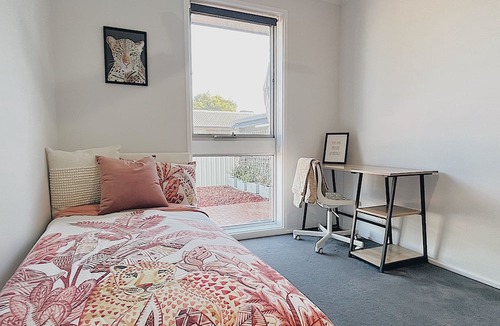 Kaleen House | Stylish, Comfy Family Home & Pet Friendly with Large Garden