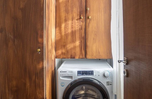 Tripoli Apartment | Era of Elegance: 1928 Classic Dwelling