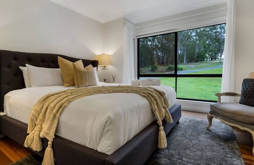 Gilston House | Gilston Manor - Hinterland House