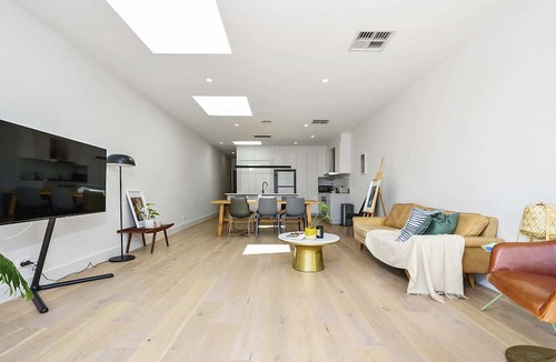 Brunswick North House | Homely Cottage in Davies St - Private Garden