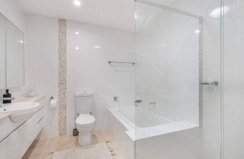 North Haven Apartment | North Heaven - Modern Apartment with Balcony River Views and Pool
