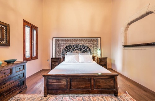 Rhodes Old Town House | Holiday Home 'The Knights and The Pomegranate' with Private Terrace, Wi-Fi and Air Conditioning